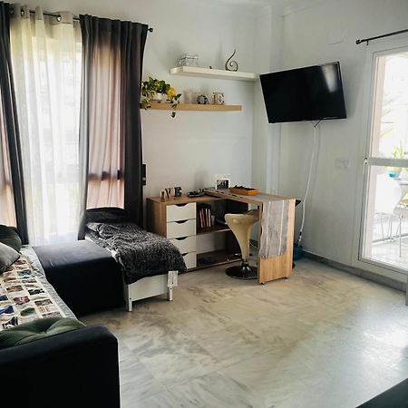 Piso En Zona Tranquila De - Torrequebrada Golf Apartment Benalmadena Exterior photo