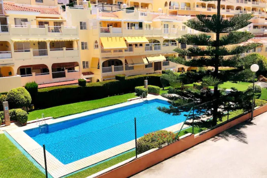 Piso En Zona Tranquila De - Torrequebrada Golf Apartment Benalmadena Exterior photo